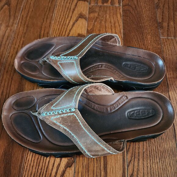 KEEN Sandals Women Size 10.5 Brown Leather Sandals Slip on Flip Flop - Picture 2 of 8